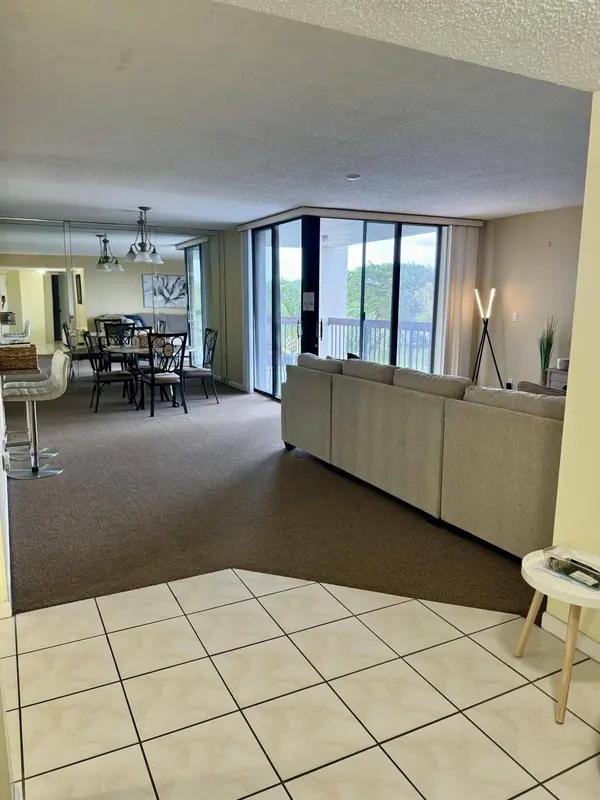 825 Egret CIR 410, Delray Beach, FL 33444