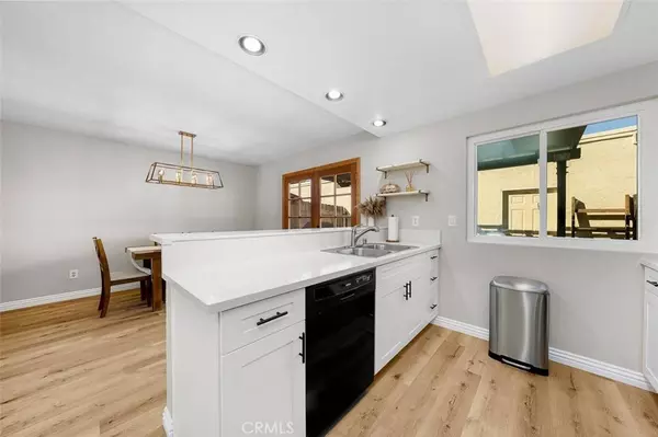 7819 Rancho Fanita DR #F, Santee, CA 92071