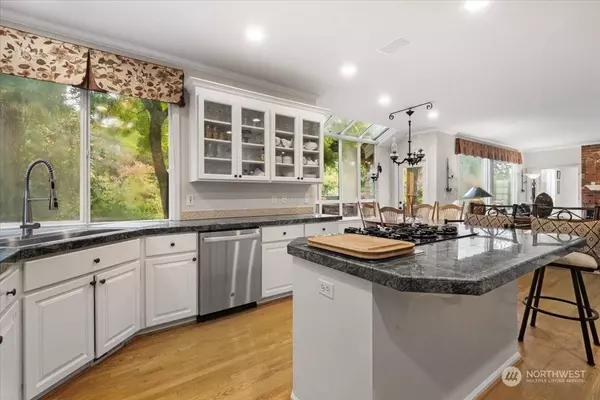 6707 Cascade AVE SE, Snoqualmie, WA 98065