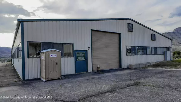 8700 Co Rd 300, Parachute, CO 81635