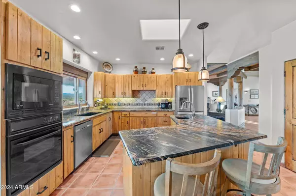 1220 S CAMINO COBRE Drive, Wickenburg, AZ 85390