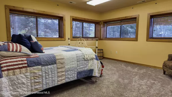 8700 Co Rd 300, Parachute, CO 81635