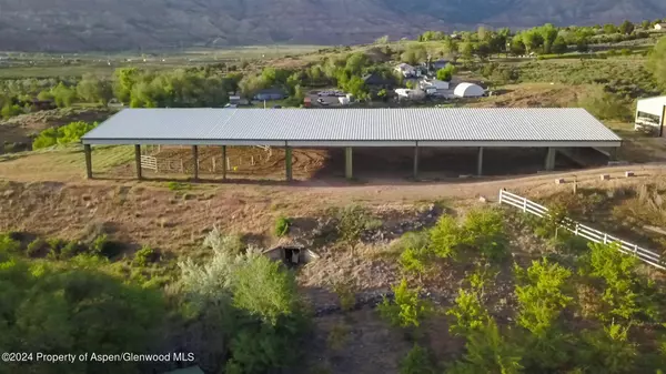 8700 Co Rd 300, Parachute, CO 81635