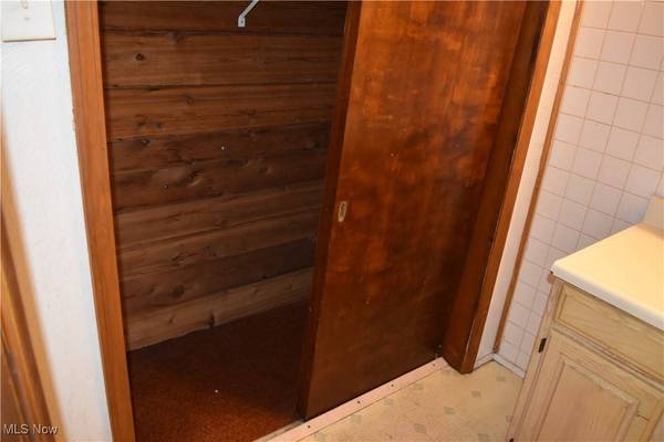 201 N 8th ST, Martins Ferry, OH 43935