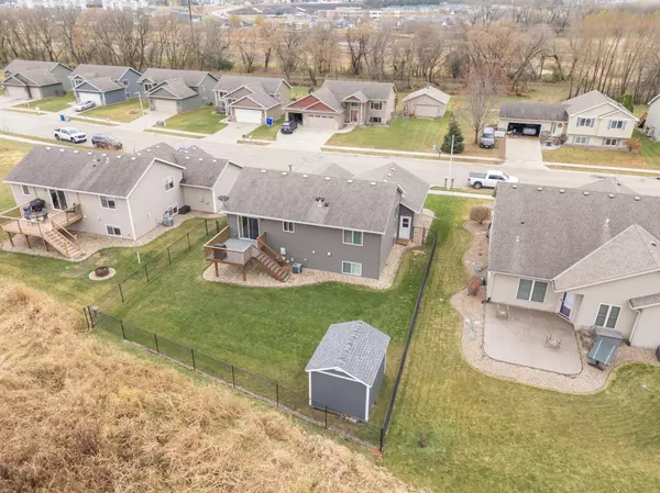 5413 Weatherstone DR NW, Rochester, MN 55901