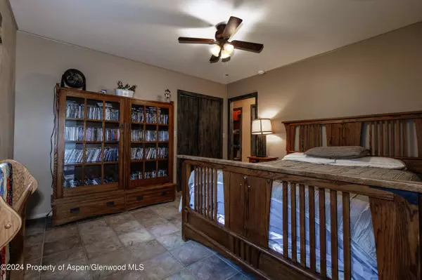 8700 Co Rd 300, Parachute, CO 81635