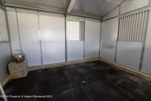 8700 Co Rd 300, Parachute, CO 81635