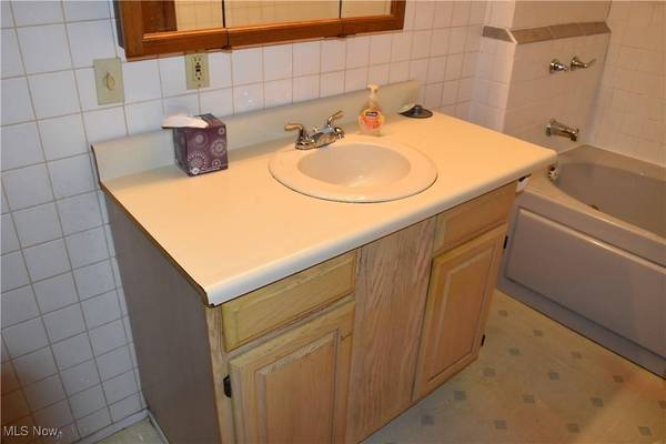 201 N 8th ST, Martins Ferry, OH 43935