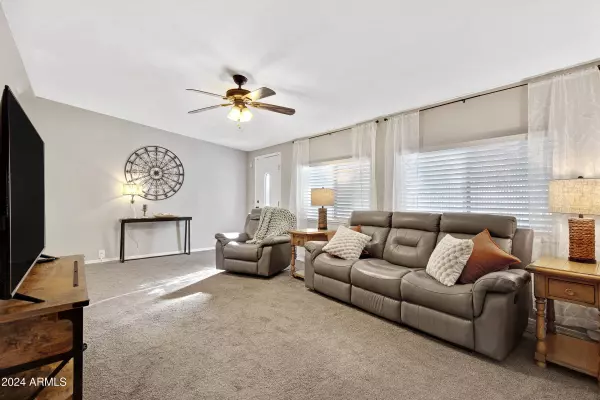 944 E TALL PINE Street, San Tan Valley, AZ 85140