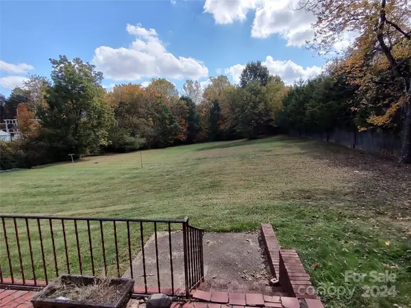 2440 Springs RD NE, Hickory, NC 28601