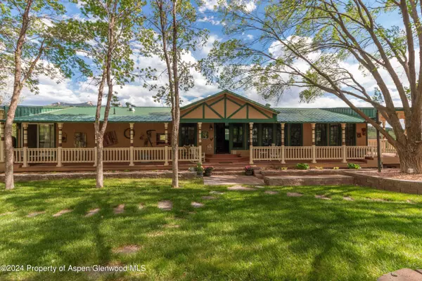 8700 Co Rd 300, Parachute, CO 81635