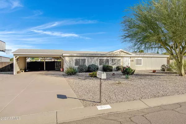944 E TALL PINE Street, San Tan Valley, AZ 85140