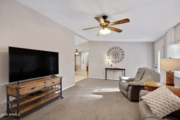 944 E TALL PINE Street, San Tan Valley, AZ 85140