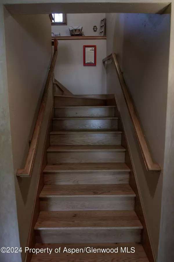 8700 Co Rd 300, Parachute, CO 81635