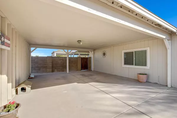 944 E TALL PINE Street, San Tan Valley, AZ 85140