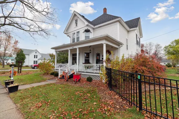 1402 E 2nd Avenue, Brodhead, WI 53520