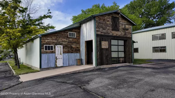 8700 Co Rd 300, Parachute, CO 81635