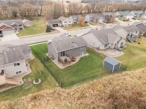 5413 Weatherstone DR NW, Rochester, MN 55901