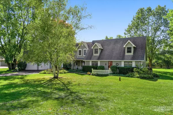 38W173 Kristin DR, Elgin, IL 60124