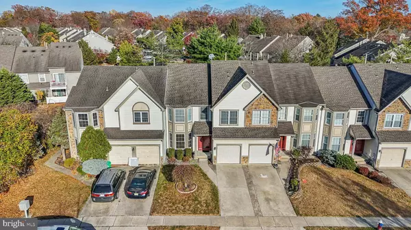 60 SANDHURST DR, Mount Laurel, NJ 08054