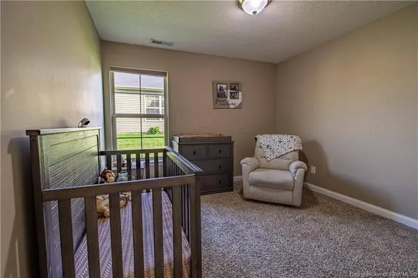 8706 Black Oak Dr, Charlestown, IN 47111-0010