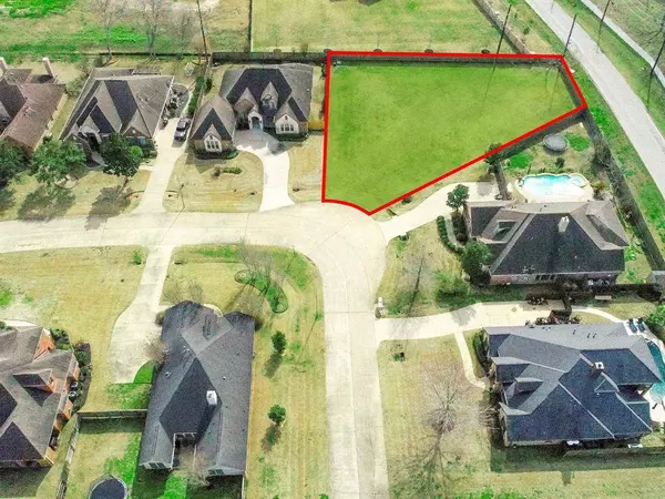 33231 Worthing LN, Weston Lakes, TX 77441