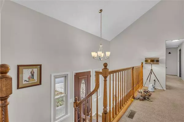 6131 Greenwood DR, Shawnee, KS 66216