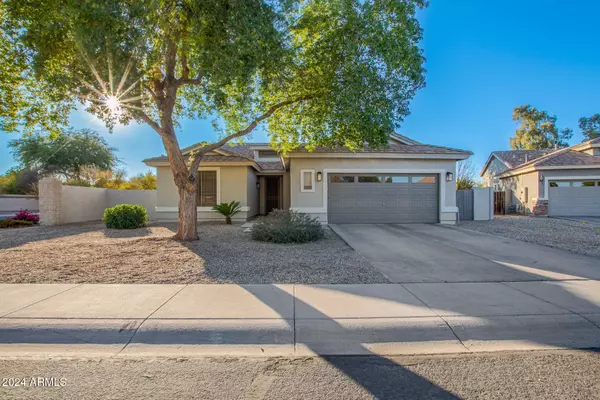 1894 S LONGSPUR Lane, Gilbert, AZ 85295