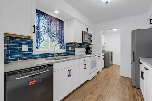 1162 Duck Creek DR, Iowa City, IA 52246