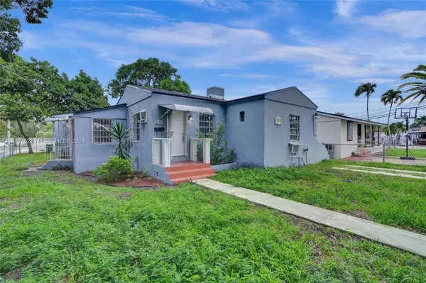 3199 SW 26th St, Miami, FL 33133