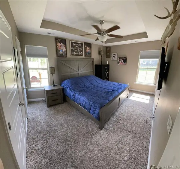 8706 Black Oak Dr, Charlestown, IN 47111-0010