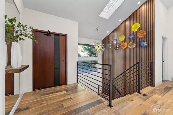 9375 SE 47th ST, Mercer Island, WA 98040