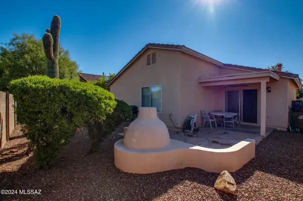 566 W Tara Danette Drive, Tucson, AZ 85704