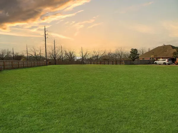 33231 Worthing LN, Weston Lakes, TX 77441