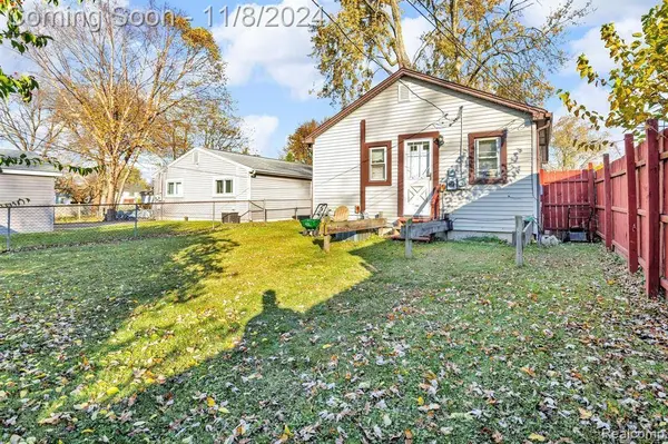 6044 GLENIS Street, Taylor, MI 48180