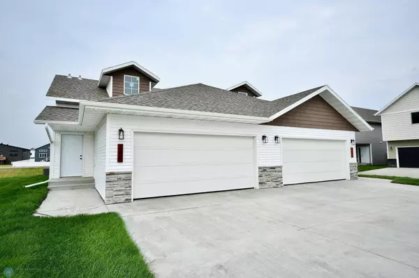 2395 Eagle Valley DR S, Fargo, ND 58104