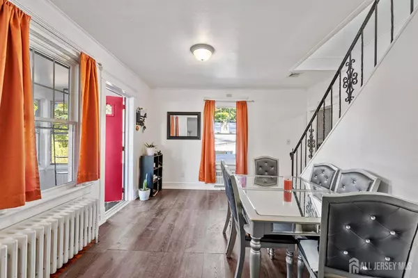 9 W George ST W, South River, NJ 08882