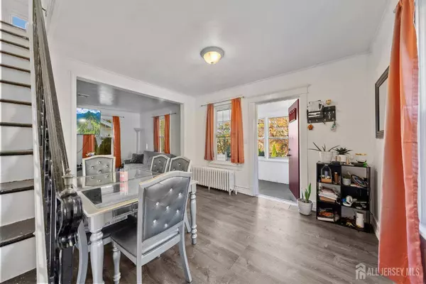 9 W George ST W, South River, NJ 08882