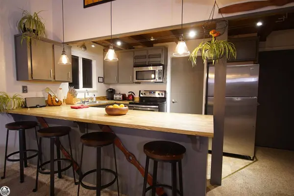 21027 Iris Court, Groveland, CA 95321-9551