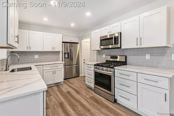 5840 ORMOND Road, White Lake, MI 48383