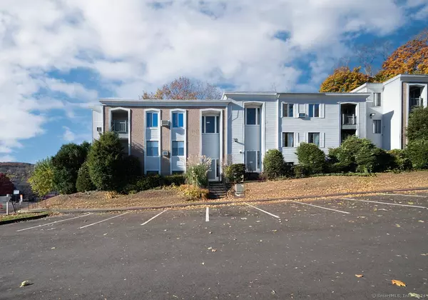 101 South Street #APT 3, Danbury, CT 06810
