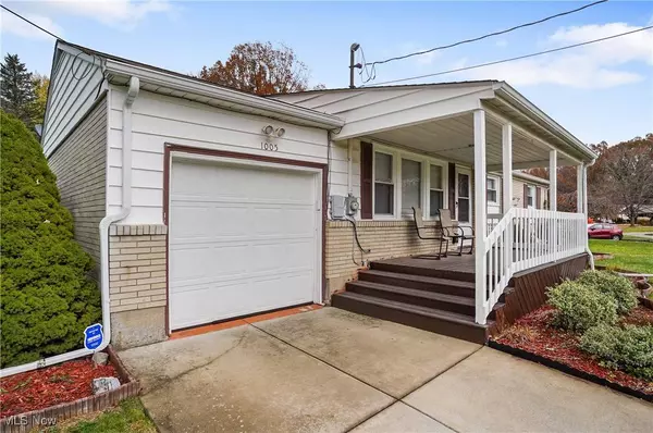 1005 Leslie LN, Girard, OH 44420