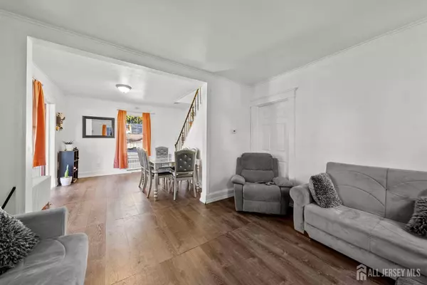 9 W George ST W, South River, NJ 08882