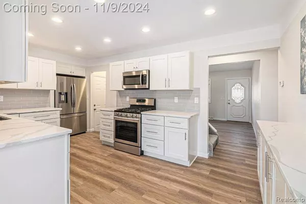 5840 ORMOND Road, White Lake, MI 48383