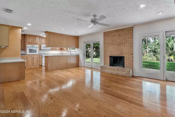 3701 RIVER HALL DR, Jacksonville, FL 32217