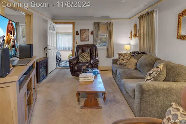 6044 GLENIS Street, Taylor, MI 48180