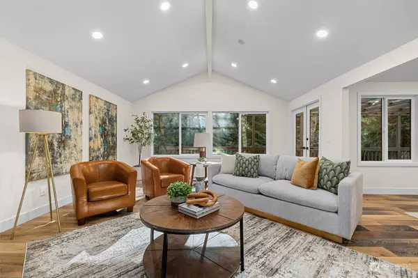 9375 SE 47th ST, Mercer Island, WA 98040