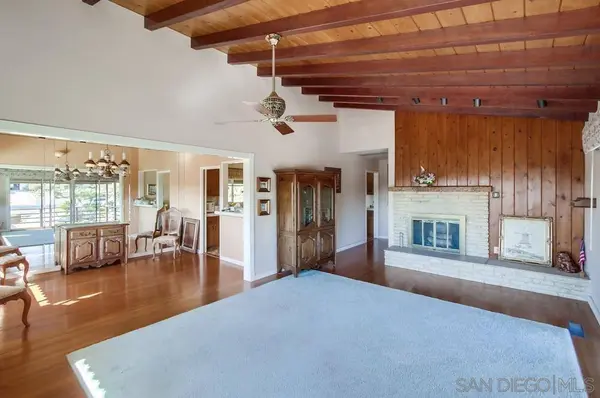 4566 Glen St, La Mesa, CA 91941