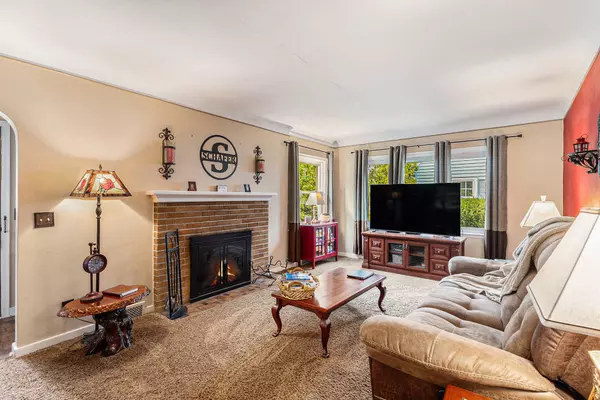 693 State Street, Holland, MI 49423