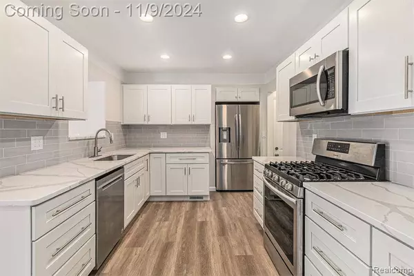 5840 ORMOND Road, White Lake, MI 48383